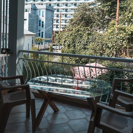 Nargiz'S Guest House Batumi Exterior foto