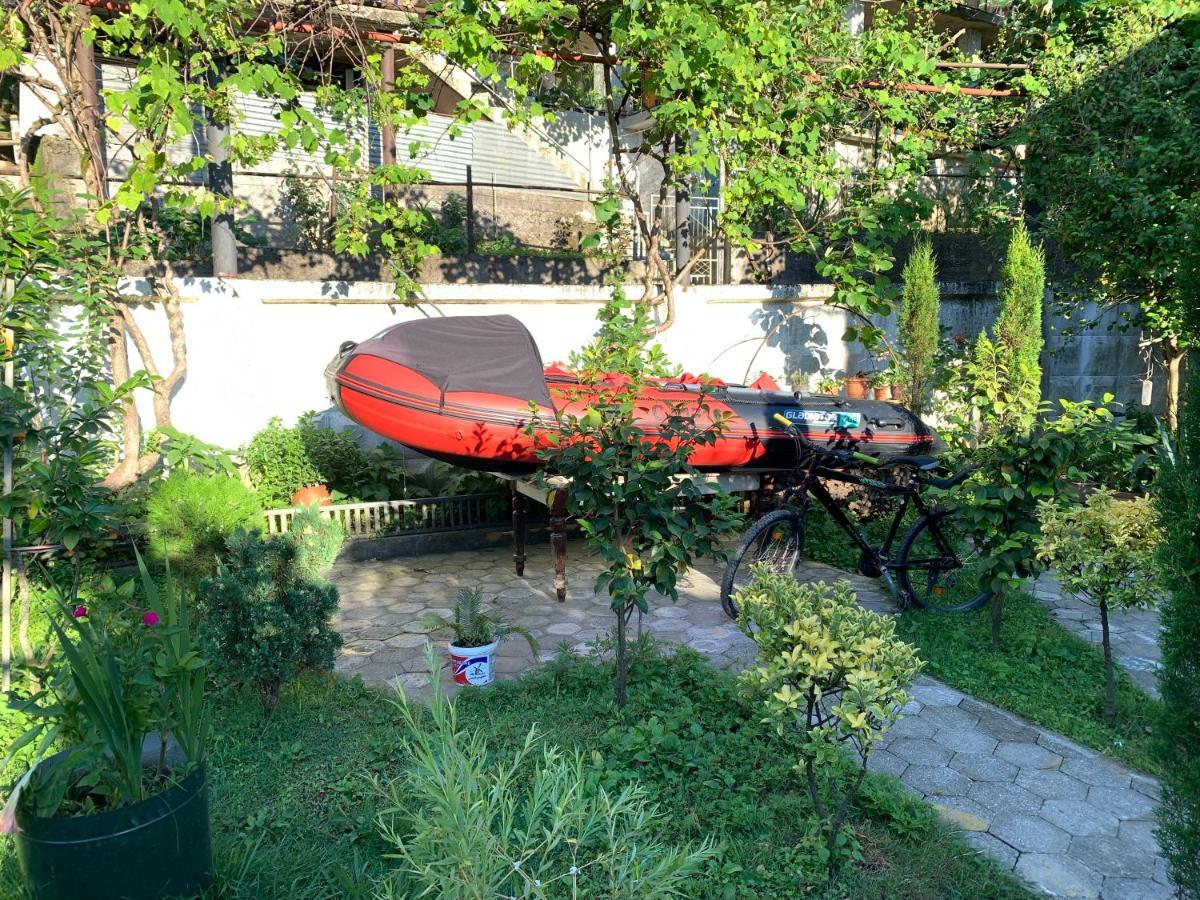 Nargiz'S Guest House Batumi Exterior foto