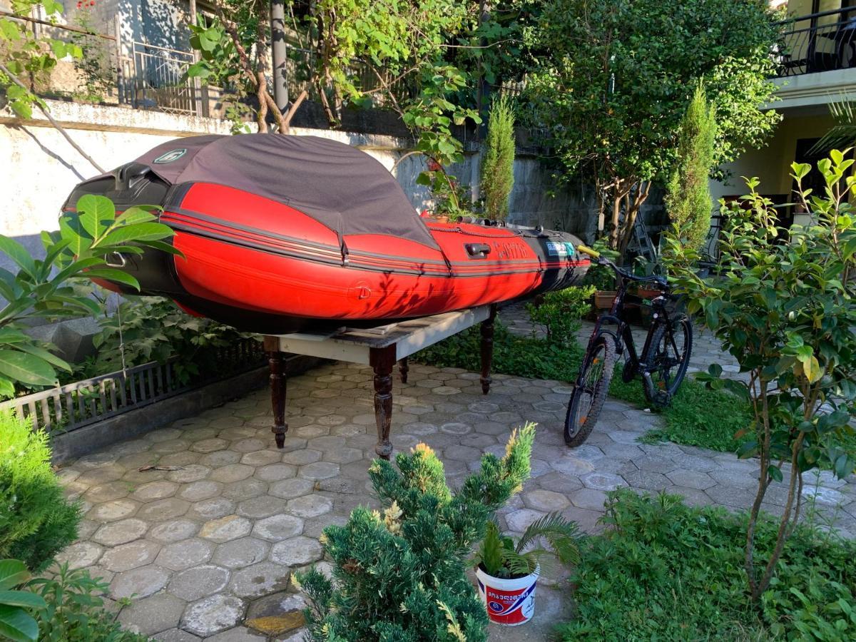 Nargiz'S Guest House Batumi Exterior foto