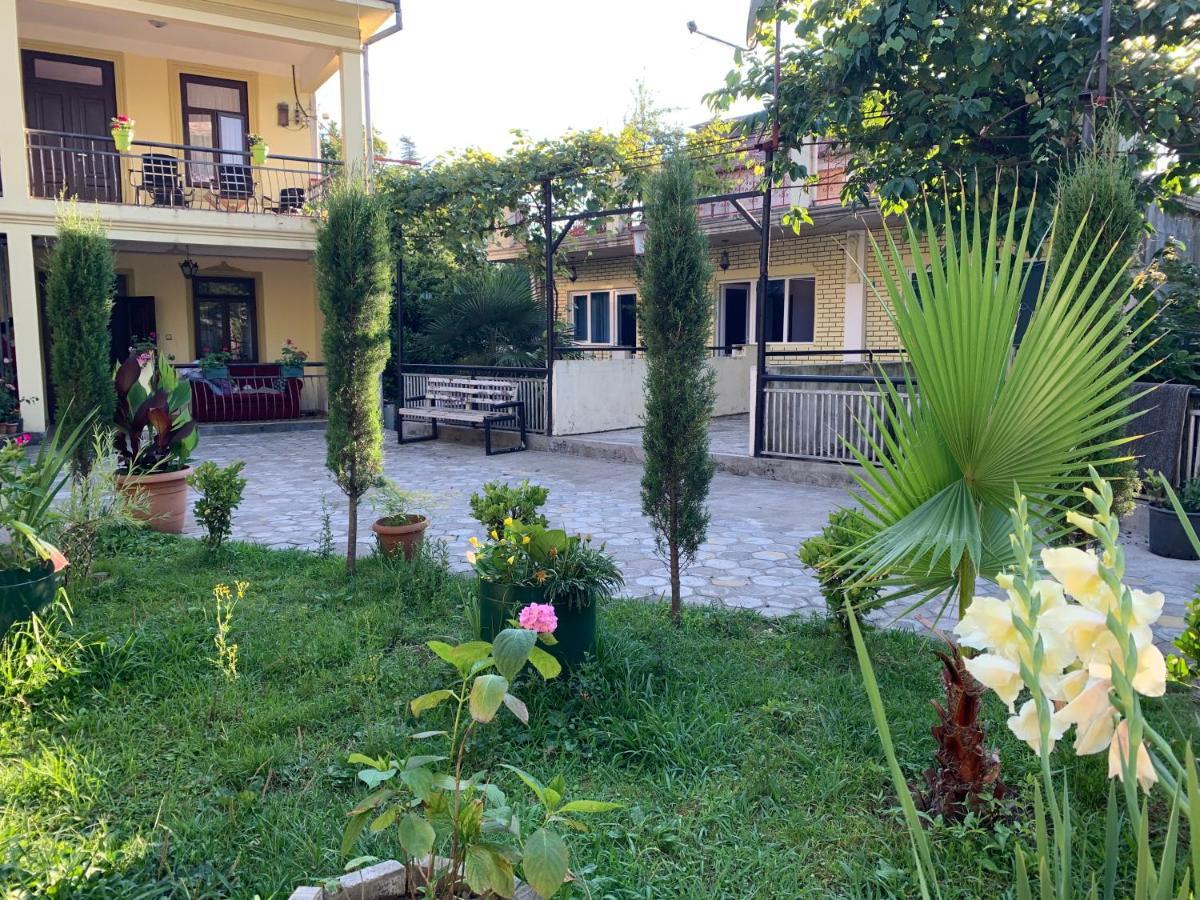 Nargiz'S Guest House Batumi Exterior foto