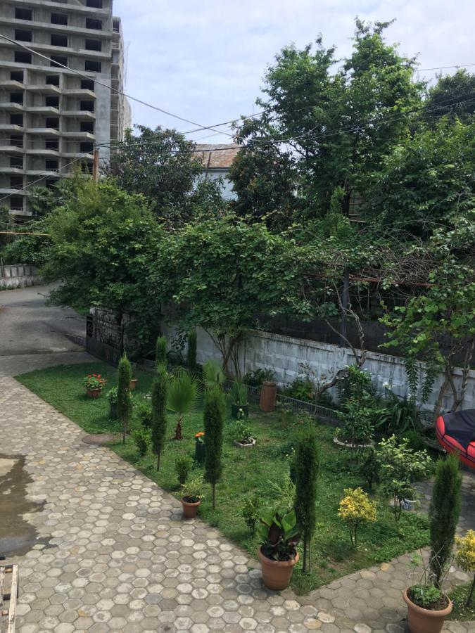 Nargiz'S Guest House Batumi Exterior foto