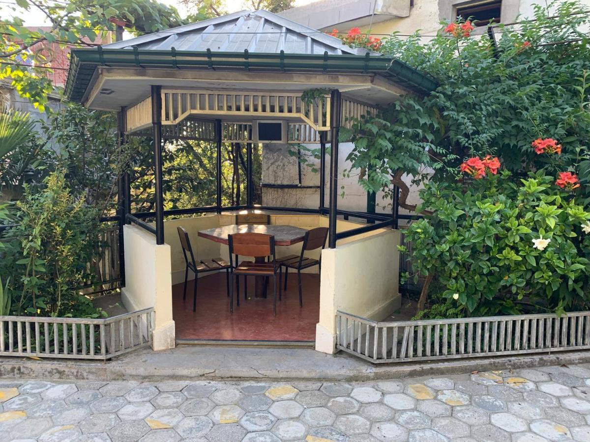 Nargiz'S Guest House Batumi Exterior foto