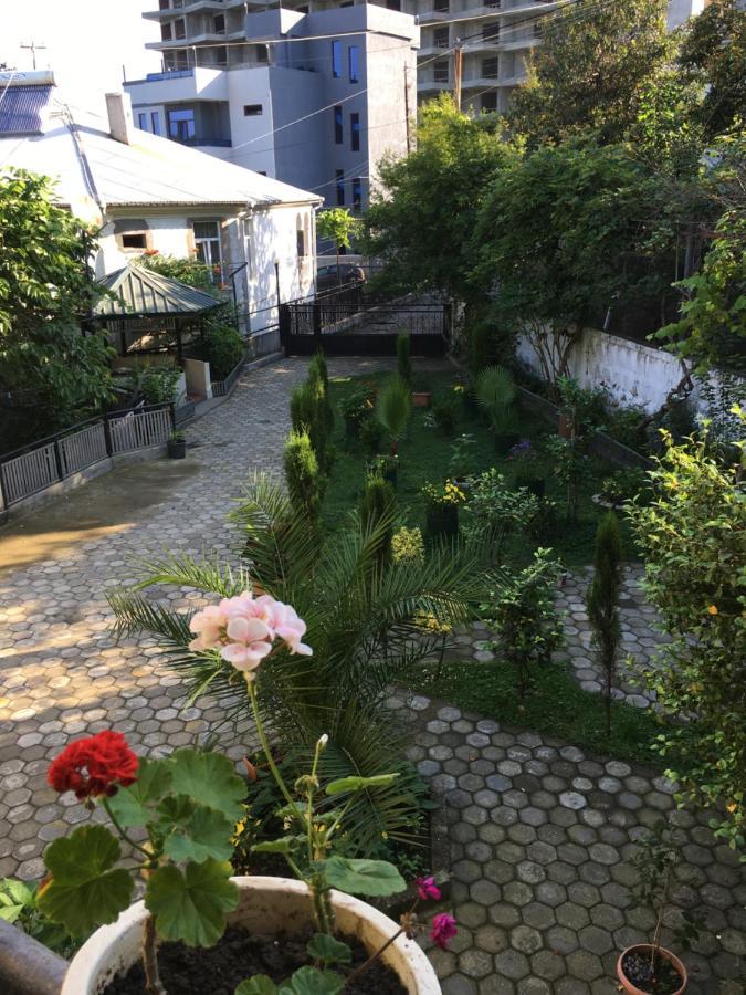 Nargiz'S Guest House Batumi Exterior foto