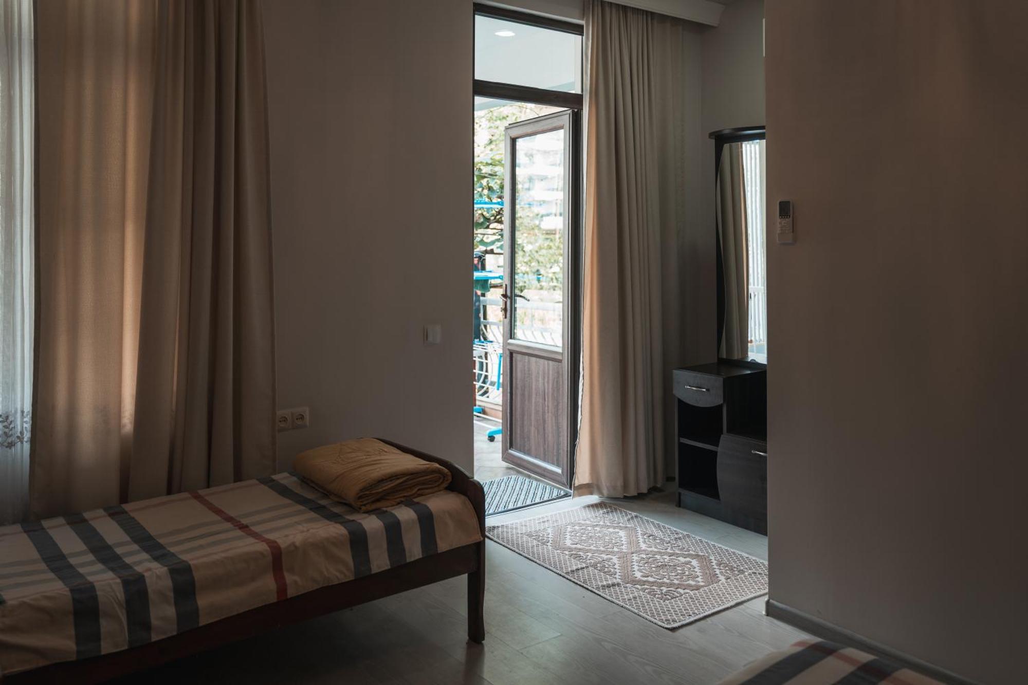 Nargiz'S Guest House Batumi Exterior foto