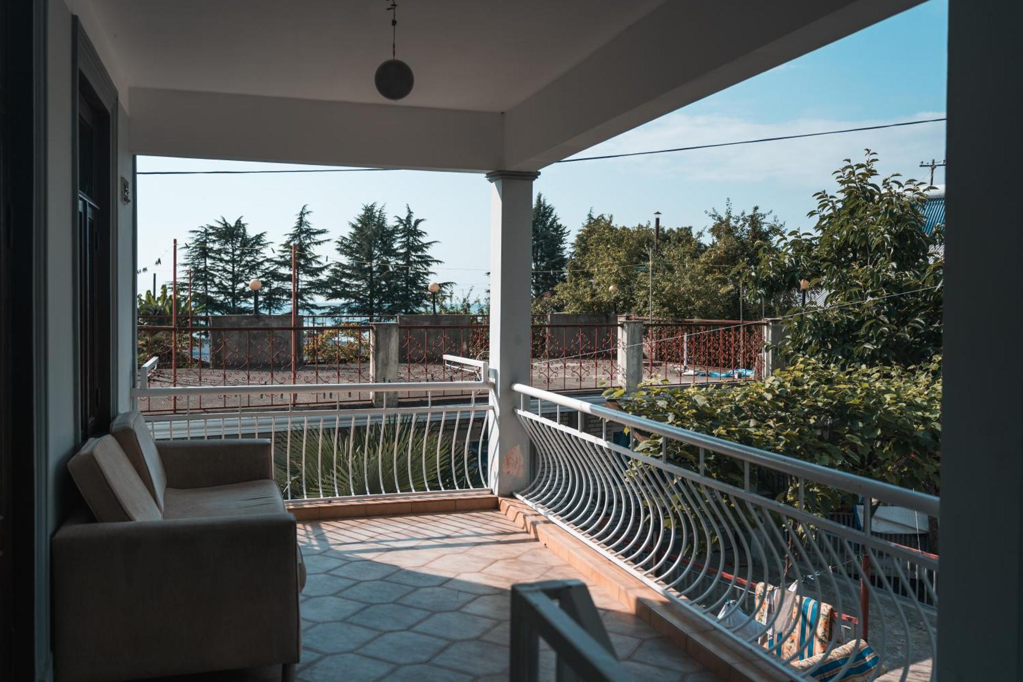 Nargiz'S Guest House Batumi Exterior foto