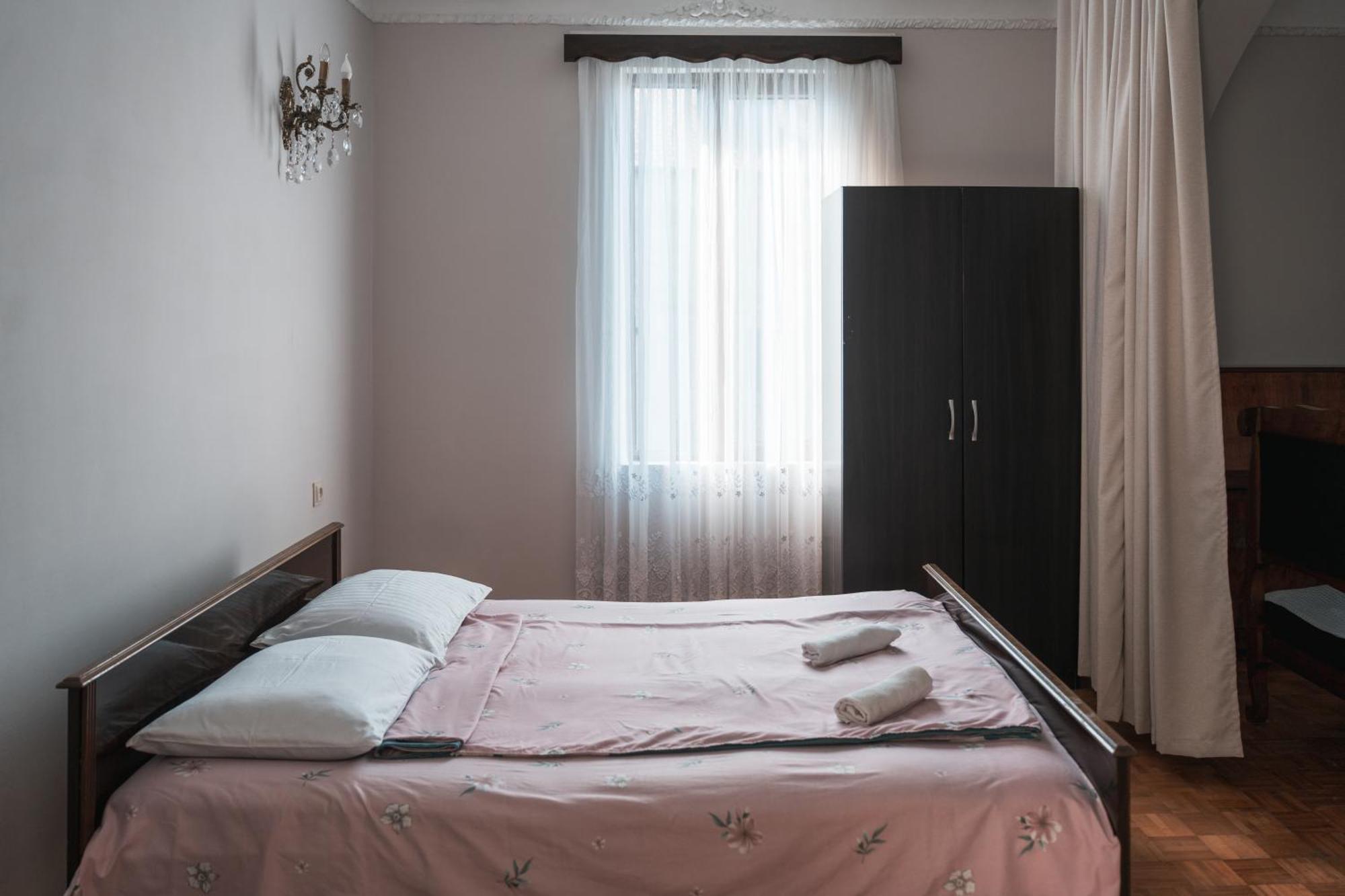 Nargiz'S Guest House Batumi Exterior foto