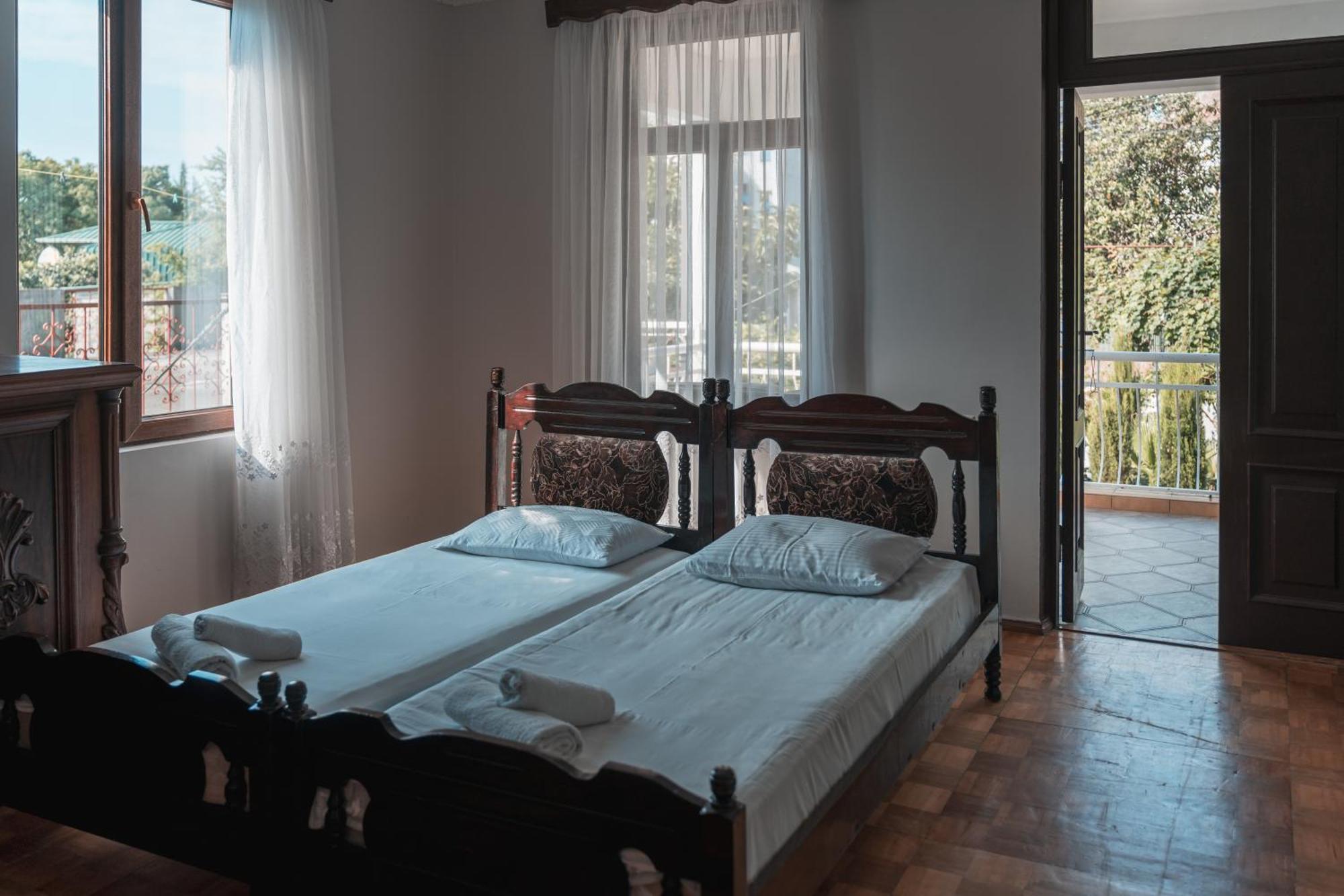Nargiz'S Guest House Batumi Exterior foto