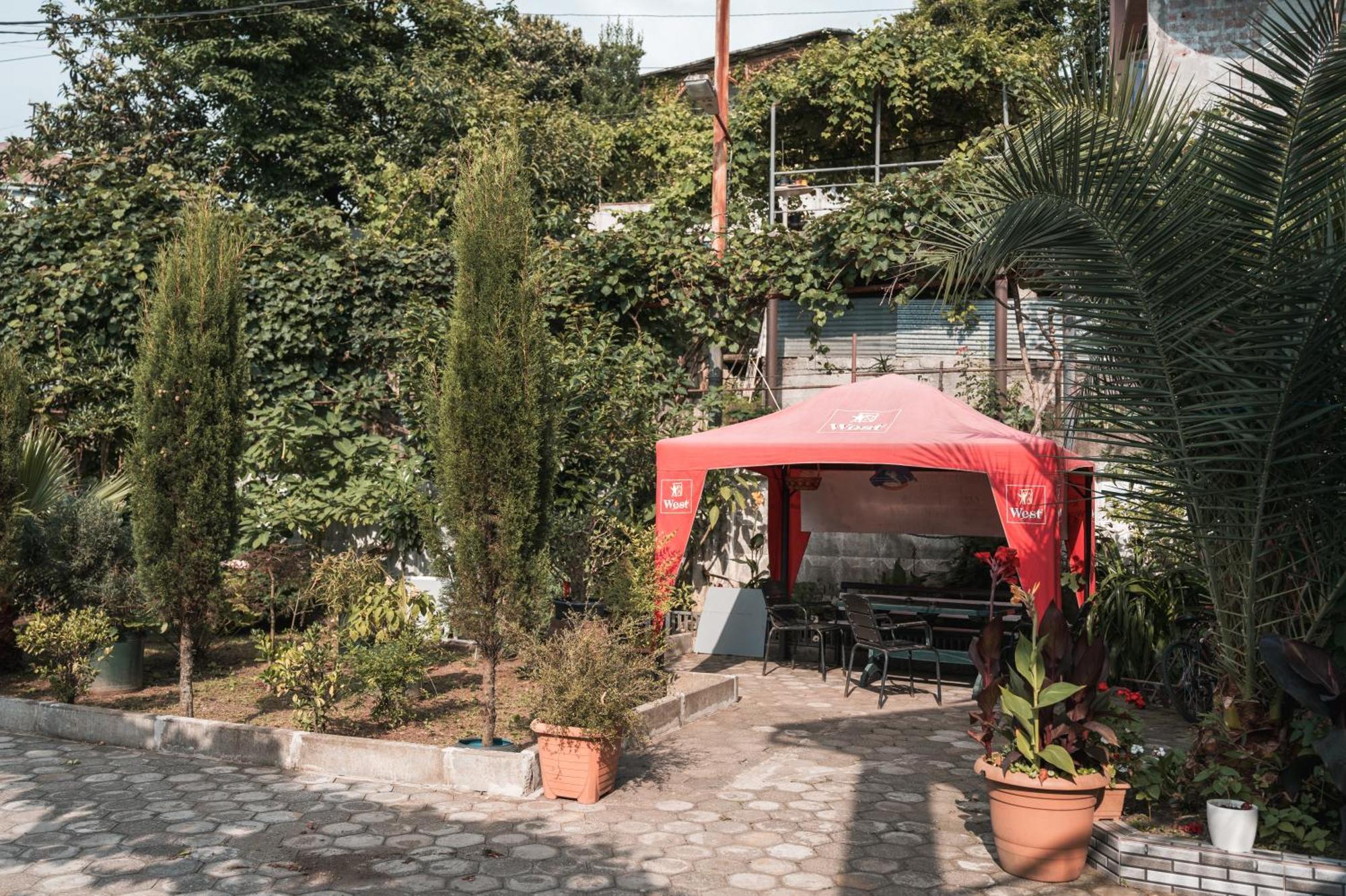 Nargiz'S Guest House Batumi Exterior foto