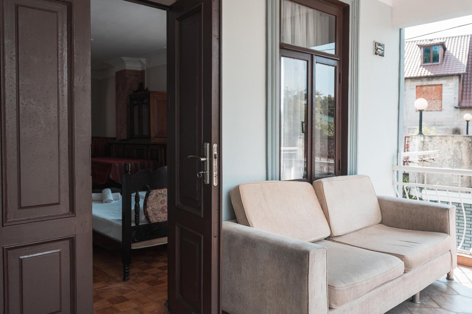 Nargiz'S Guest House Batumi Exterior foto